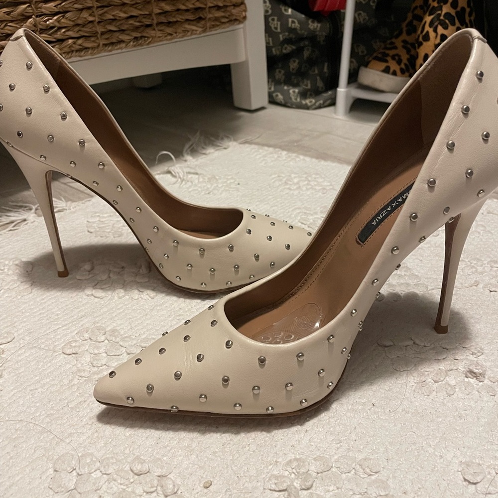 BCBG heels